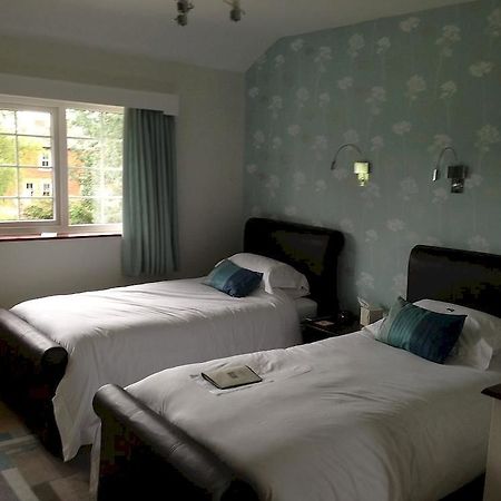 Silverstone Guest House Exterior foto